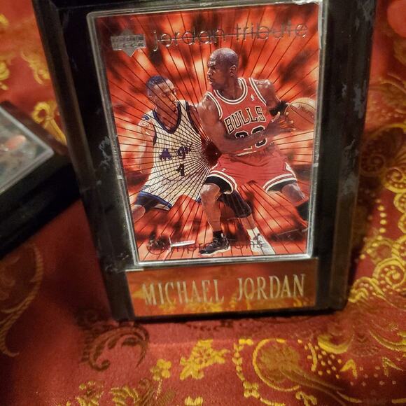 Michael Jordan - Picture 2 of 5